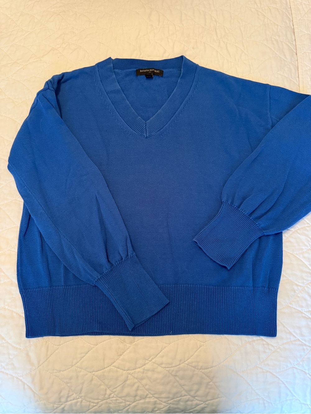 Banana Republic women’s V-Neck Sweater in Cobalt Blue